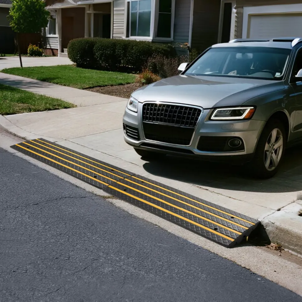 VEVOR Car Driveway Rubber Curb Ramp, 33069 lbs Load Capacity, 2.6 inch Rise Curbside Bridge Ramp with Yellow Reflective Strips, Suitable for Loading Dock, Warehouse, Garage, Sidewalk (3 Pack)