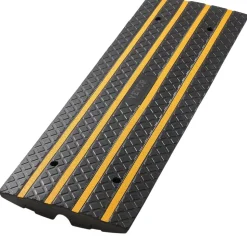 VEVOR Car Driveway Rubber Curb Ramp, 33069 lbs Load Capacity, 2.6 inch Rise Curbside Bridge Ramp with Yellow Reflective Strips, Suitable for Loading Dock, Warehouse, Garage, Sidewalk (3 Pack)