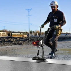 VEVOR Concrete Power Screed, 4 ft Aluminum Board Straight Edge Bar Set, 4 Stroke Cement Finishing Vibrating Motor with Height Adjustable Handles, High Efficient Concrete Tool 6500RPM