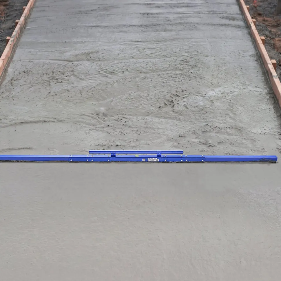VEVOR Concrete Screed 96 in Length Manual Screed Board Aluminum Alloy Blue, Built-in Bubble Level, Powder-coated Finish, Lightweight Paver Leveling Tool for Patio, Sidewalk, Garage Floor Finishing
