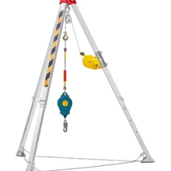 VEVOR Confined Space Tripod Kit, Heavy Duty Rescue Tripod Lifting Hoist 1800 lbs Winch, 4.1 ft Adjustable Legs, 65 ft Cable Portable Kit, 32.8 ft Fall Protection, 4.40-7.05 ft Working Height