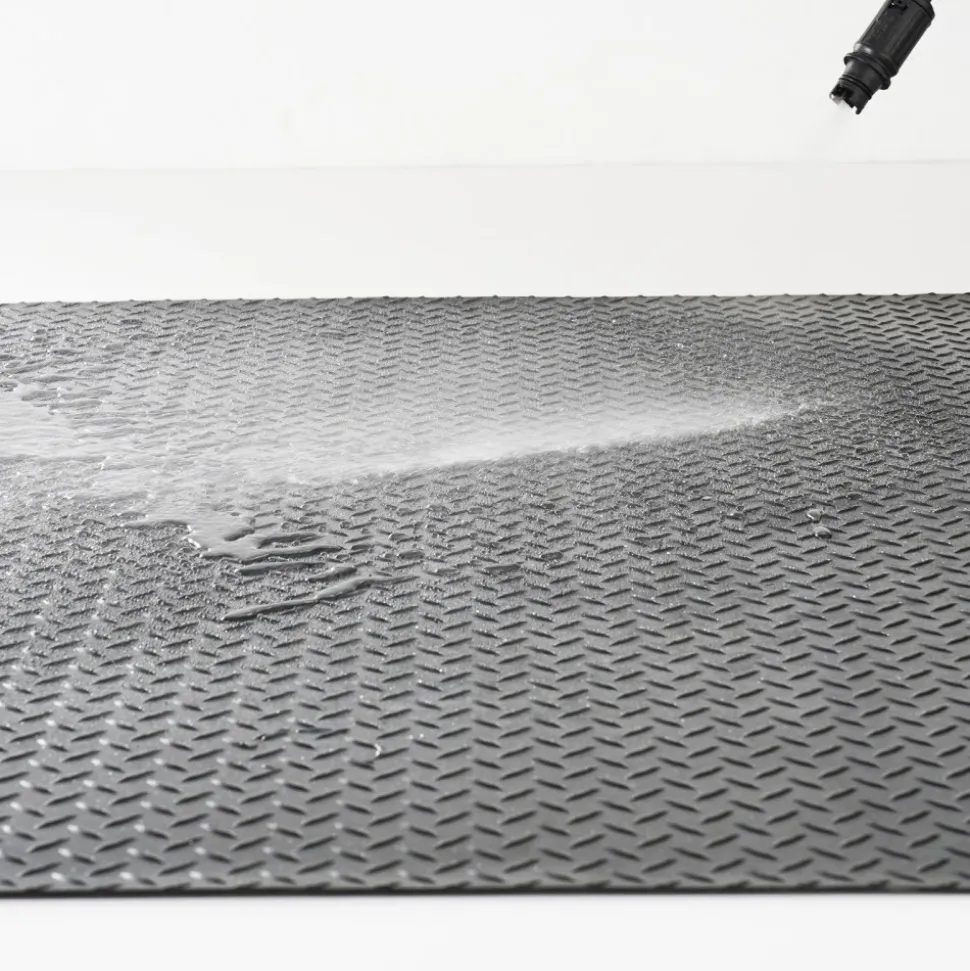 VEVOR Diamond-Plate Rubber Flooring Roll, 3 mm x 4 ft x 15 ft Garage Floor Mat, SBR Rubber Garage Flooring Roll, Easy to Clean, Diamond Plate Rubber Mat for Under Cars, Garage Industry Gym, Black