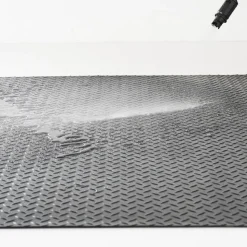 VEVOR Diamond-Plate Rubber Flooring Roll, 3 mm x 4 ft x 10 ft Garage Floor Mat, SBR Rubber Garage Flooring Roll, Easy to Clean, Diamond Plate Rubber Mat for Under Cars, Garage Industry Gym, Black