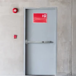 VEVOR Door Push Bar Panic Exit Device, 31” Stainless Steel Commercial Emergency Exit Door Push Bar with Exterior Lever and 3 Keys, Emergency Exit Door Hardware for 30