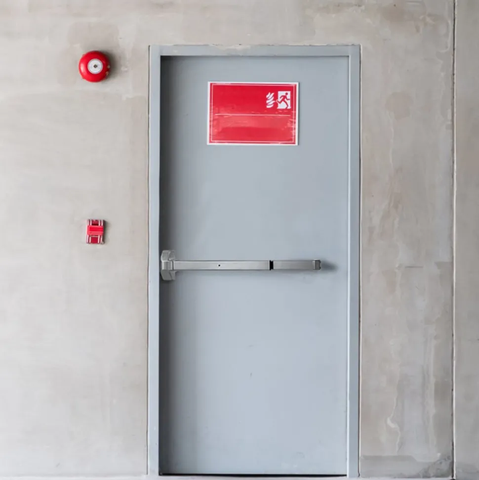 VEVOR Door Push Bar Panic Exit Device, 31” Stainless Steel Commercial Emergency Exit Door Push Bar with Exterior Lever and 3 Keys, Emergency Exit Door Hardware for 30"-36" Metal Wood Door