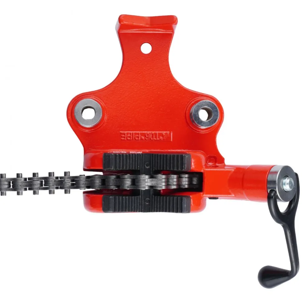 VEVOR Heavy-Duty Pipe Chain Vise, 1/4" - 6" Pipe Capacity, 28" Rugged Chain & Cast Iron Base, Industrial-Grade Pipe Clamping for Plumbing, Automotive Repairs, Metalworking