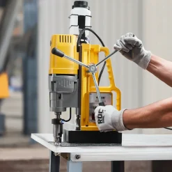 VEVOR Magnetic Drill, 1400W Motor 2 in Boring Diameter, 2922 lbf Portable Electric Mag Drill Press, 0-750 RPM Variable Speed, Drilling Machine for Metal Surface, Industrial and Home Improvement