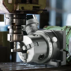 VEVOR Milling Machine Rotary Table, 4''/100 mm, Versatile Horizontal & Vertical Design, Precision Crafted, Includes 3.1''/80 mm 3-Jaw Chuck, M10 T-Bolts & Nuts, Ideal for Engineering & Indexing
