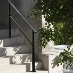 VEVOR Outdoor Handrails for Steps, 4-5 Step Stair Rail Kit, Black Square Tube with Horizontal Bar, Carbon Steel Support Rails for Seniors, Concrete & Deck Stairs, Easy Installation