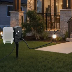 VEVOR Outdoor Power Stake, 15 FT Extension Cord, Outdoor Power Strip Weatherproof with Cover and Overload Protection, 6 Outlets, 15A/1875W, Waterproof Multi-Outlet Yard Stake for Christmas Lights