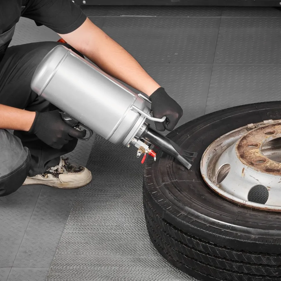 VEVOR Portable Tire Bead Seater, 1.6 Gal / 6 L Air Bead Blaster, Handheld Tire Inflator Tool, 87-116 PSI Operating Pressure, Trigger Seating Inflator for Car, Compact SUV, Light Truck, E-Bike, RV, ATV