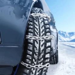VEVOR Proof Coil Chain, 1/4" x 100', 1540 lbs Safe Working Load, Zinc Plated Proof Tested Coil Chain with Two Quick Links, Galvanized Carbon Steel Link Chain for Towing, Hanging, Camping, Pet Towing