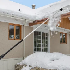 VEVOR Snow Roof Rake, 26 in Aluminum Blade, 7.5-20 ft Adjustable Roof Snow Scraper with Wheels, Anti-Slip Handle Snows Removal Tool, Lightweight House Rooftop Rake for Leaves Debris Removal