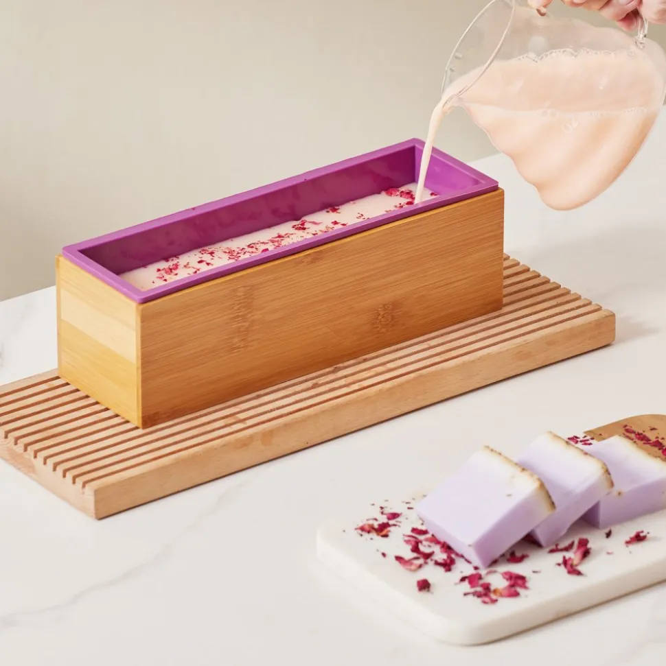 VEVOR Soap Making Kit, Bamboo Cutting Box and Inner Box with Silicone Mold, Stainless Steel Straight Cutter and Wavy Cutter, 100 Bags and 105 Stickers, Soap Making Supplies DIY Kits for Adults