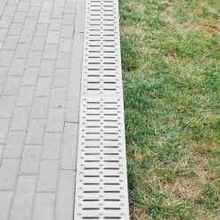 VEVOR Trench Drain System, Channel Drain with Metal Grate, 5.7x3.1-Inch HDPE Drainage Trench, Black Plastic Garage Floor Drain, 5x39 Trench Drain Grate, with 5 End Caps, for Garden, Driveway-5 Pack