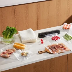 VEVOR Vacuum Sealer Bags, 200 PCS 8 x 12 Inch Durable Seal Bags, Non-BPA Food Grade Seal A Meal Freezer Bags, Vac Sealing Bag for Food Saver, Ideal Food Storage Vacuum Bags for Meal Prep or Sous Vide