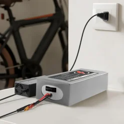 VEVOR 36V Electric Scooter Battery, 16Ah, Ebike Lithium Battery Pack with 30A BMS, Charger, T-Plug Expansion Cable, 500+ Cycles, Compatible with 2880W Motors, for Electric Bikes Bicycles, Scooters